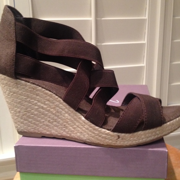 Wedge Sandals - Picture 1 of 3