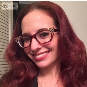 Meet your Posher, Essie