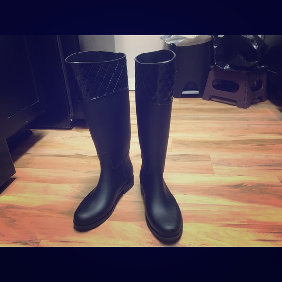 Size 8 rain boots