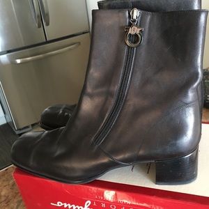 Salvatore Ferragsmo women's sz 10 boots blk