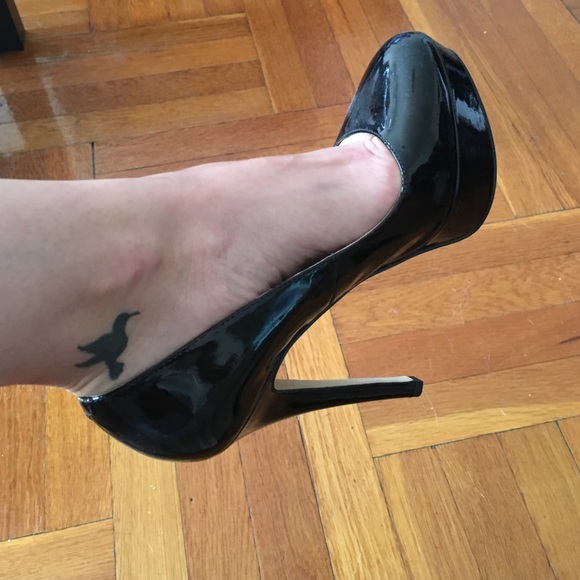 Super sexy black patent leather heels