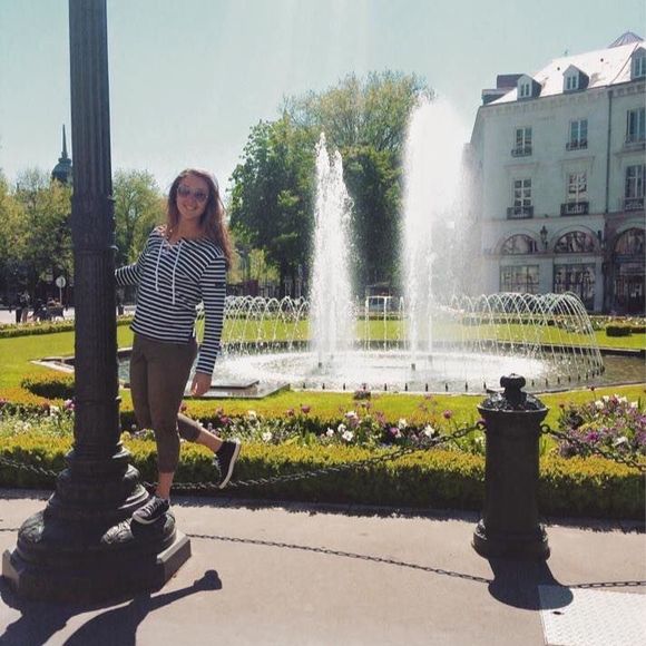 Meet your Posher, Renée - Picture 1 of 1