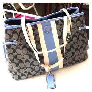 Navy blue coach hand bag