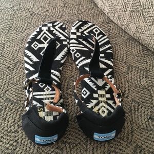 Toms sandals