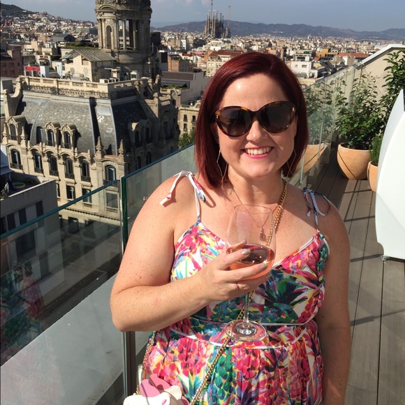 Meet your Posher, Jennifer - Picture 3 of 6