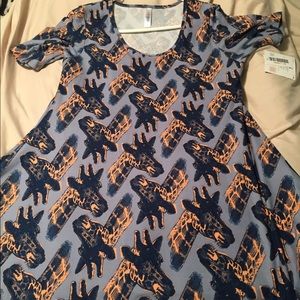 Lularoe XS giraffe Perfect T