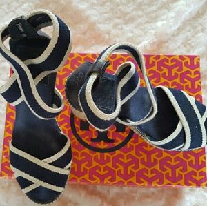 Tory Burch espadrille in navy/cream size 5