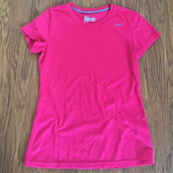Small hot pink nike drift tshirt