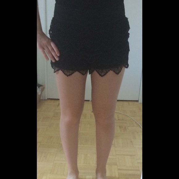 Black tiered lace shorts! Fit like a medium!
