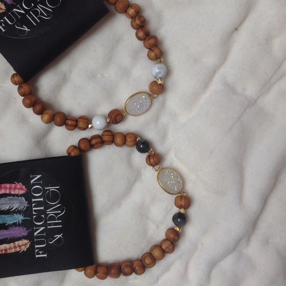 Druzy pendant wooden bead stretch bracelets - Picture 3 of 4