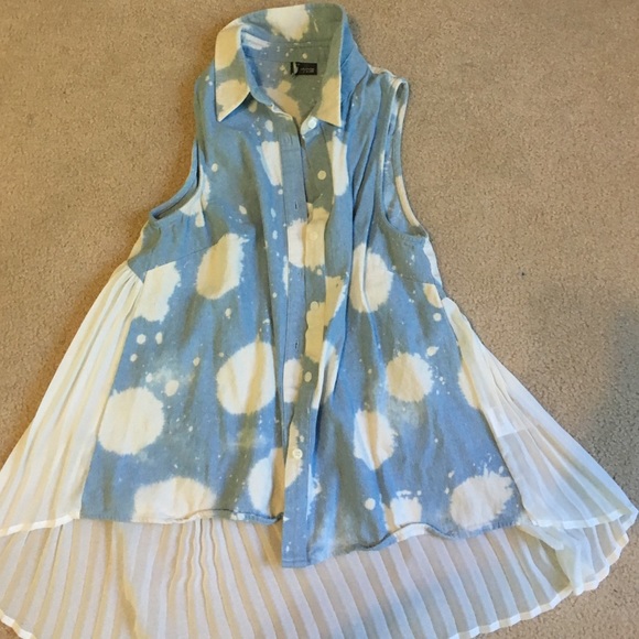 Cute Jean bleached cut sleeves jacket