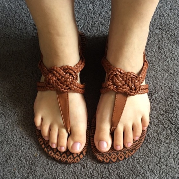 •Braided Sandals• - Picture 4 of 4