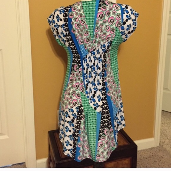 Cute top - Picture 2 of 4