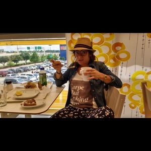 Meet your Posher, Julie