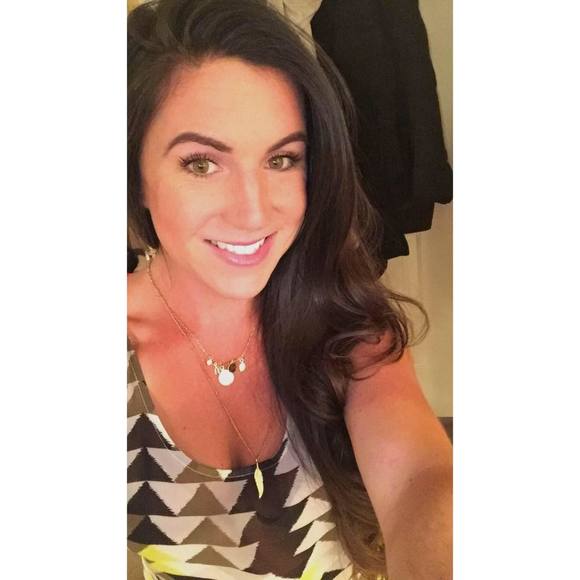 Meet your Posher, Julia