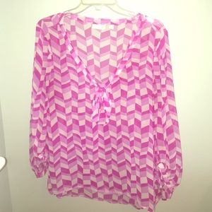 Closet clear out ⭐️⭐️Magenta blouse 💗💗