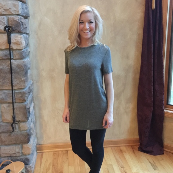 April Spirit Gray Sheer Glitter Top (M) LAST ONE! - Picture 3 of 3