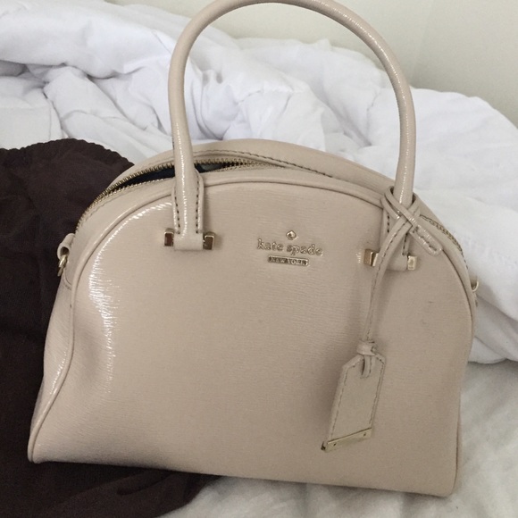 SOLD 🎉Kate spade hand bag nude