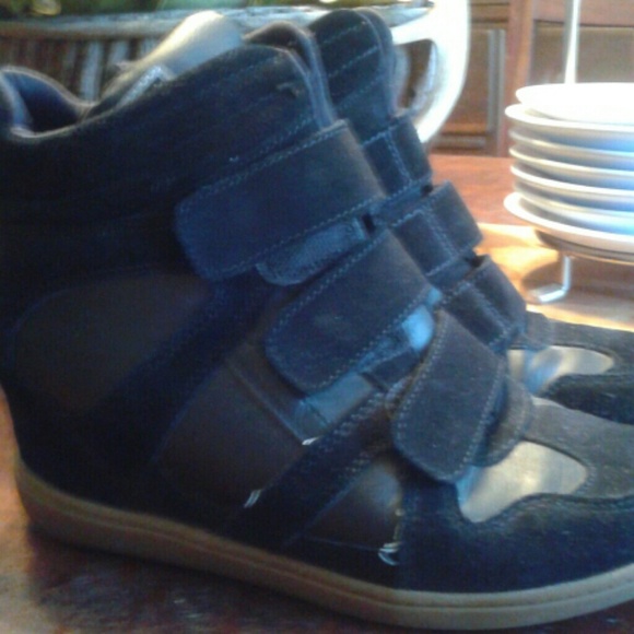 Skechers