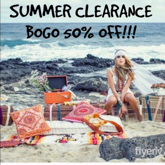 BOGO my lovely poshers :) won't last long 😘