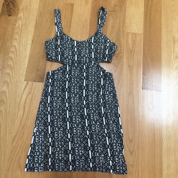 LF body con cut-out dress - Picture 1 of 3