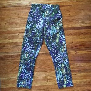 2nd price drop! Lulu crops! bright, fun pattern!