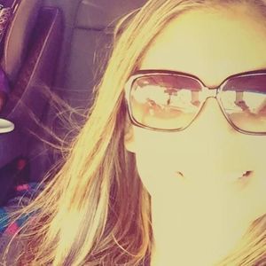 Meet your Posher, Yamel