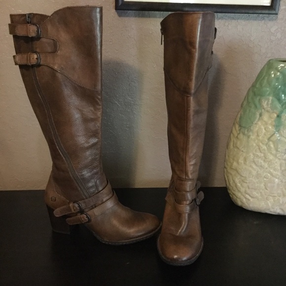 Born NWOT Women's size 11 brown boots