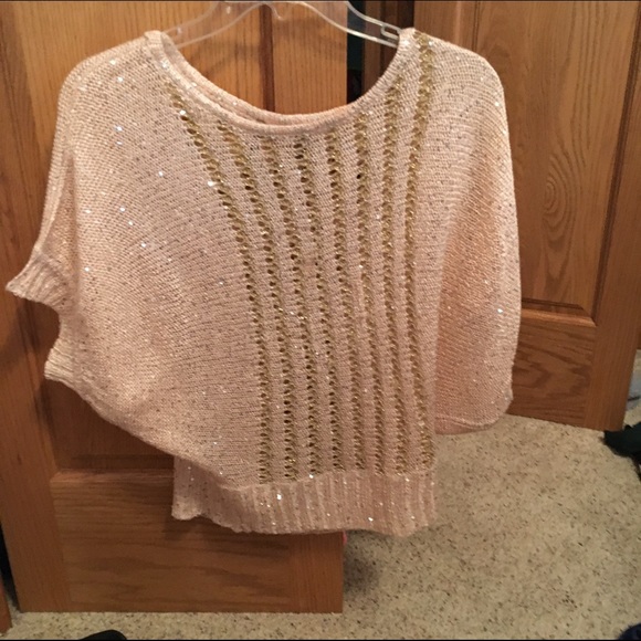 Buckle sweater
