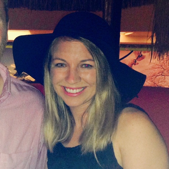 Meet your Posher, Kayla - Picture 1 of 1