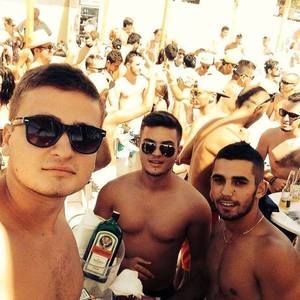 Meet your Posher, Klevis