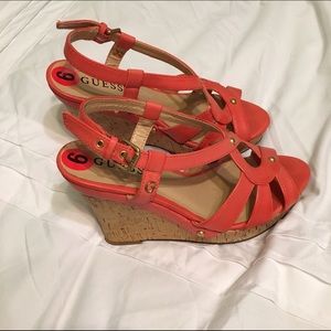 Guess wedges coral