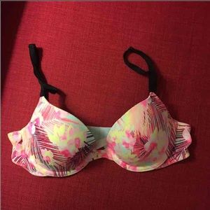 Victoria's Secret pink bra size 32A