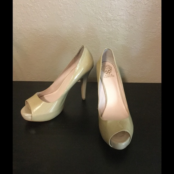 Vince Camuto Nude Platform Size 13 (fits like 12)