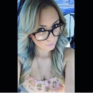 Meet your Posher, Dulce