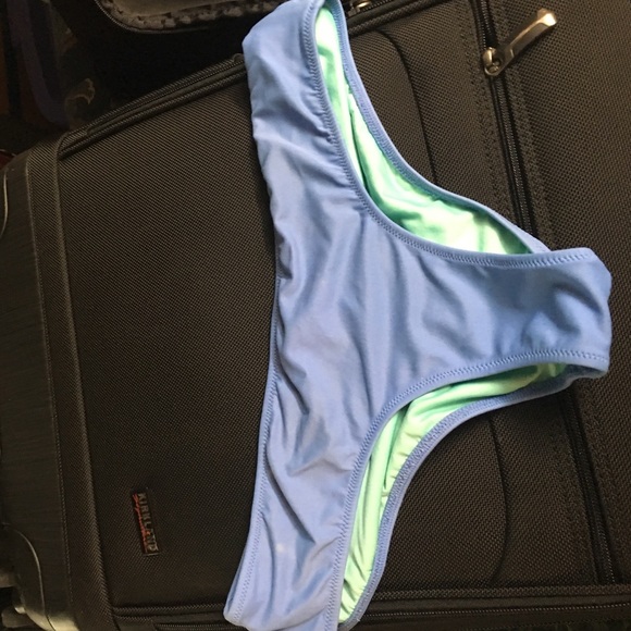 Slightly cheeky bikini bottoms