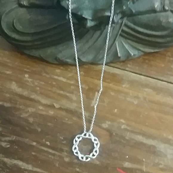 Avon Infinity necklace - Picture 1 of 3