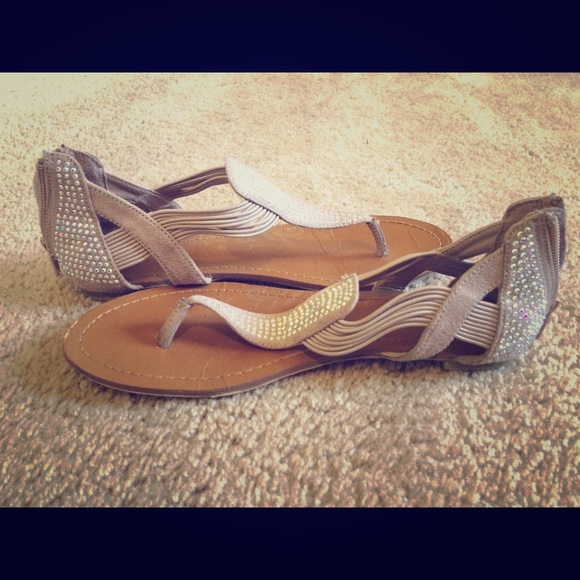 They are really nice to wear in the summer.