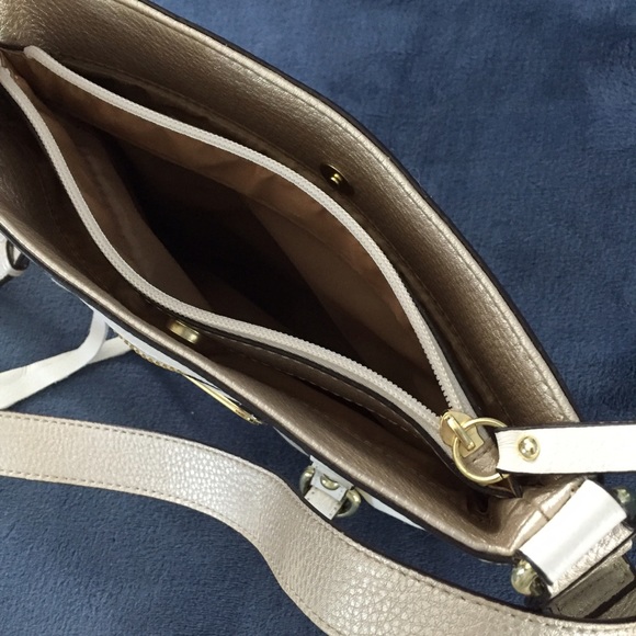 NWOT White Leather Crossbody with Gold Hardware - Picture 4 of 6