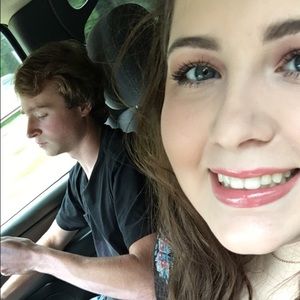 Meet your Posher, Maddie