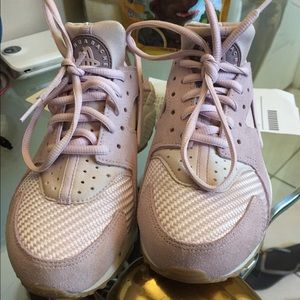 Bleached lilac huaraches