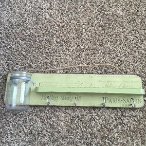 Key holder with mason jar holder