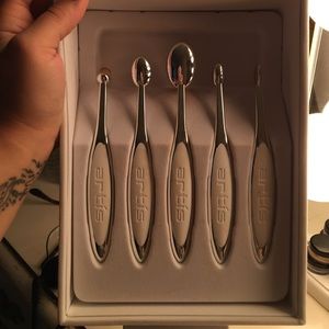 Authentic Artis makeup brushes
