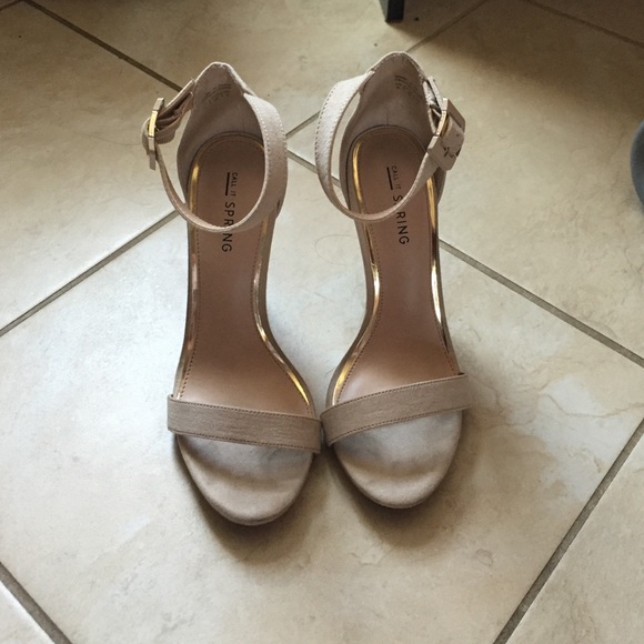NUDE OPENED TOED HEELS