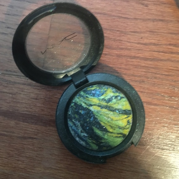 Authentic Mac mineral eyeshadow