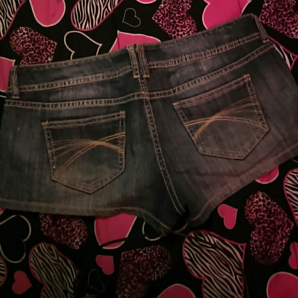 Shorts - Picture 2 of 3