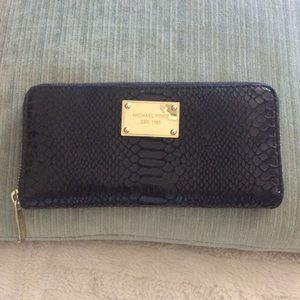 Michael Kors wallet/ black