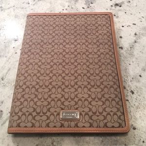 Coach portfolio (includes pad)