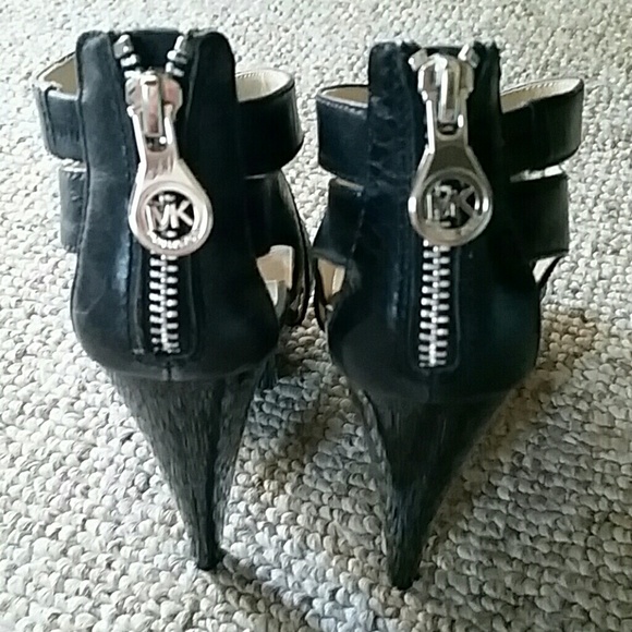 New Michael Kors strappy heels - Picture 3 of 4