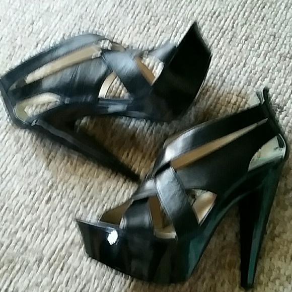 New Michael Kors strappy heels - Picture 4 of 4